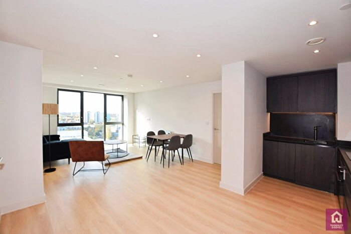 2 Bedroom Flat To Rent In Waterhouse Gardens, Dutton Street, Manchester, M3