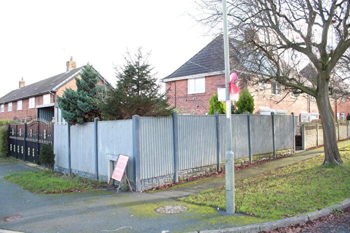 3 Bedroom Semi-Detached House For Sale In Birkinstyle Avenue, Stonebroom, Alfreton, Derbyshire., DE55