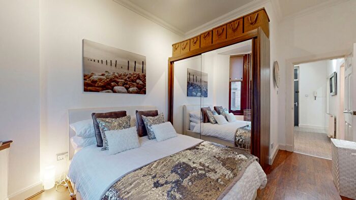 1 Bedroom Flat For Sale In Dumbarton Road, Glasgow, G11