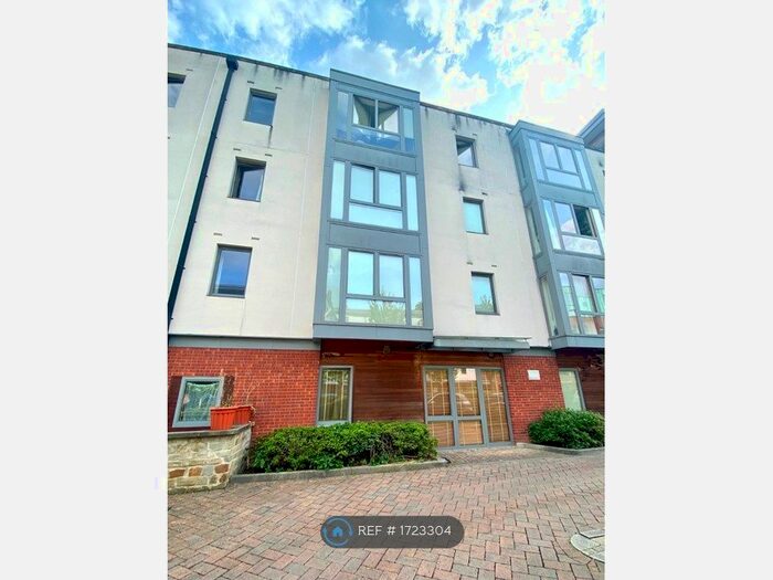 1 Bedroom Flat To Rent In Barleyfields, Bristol, BS2