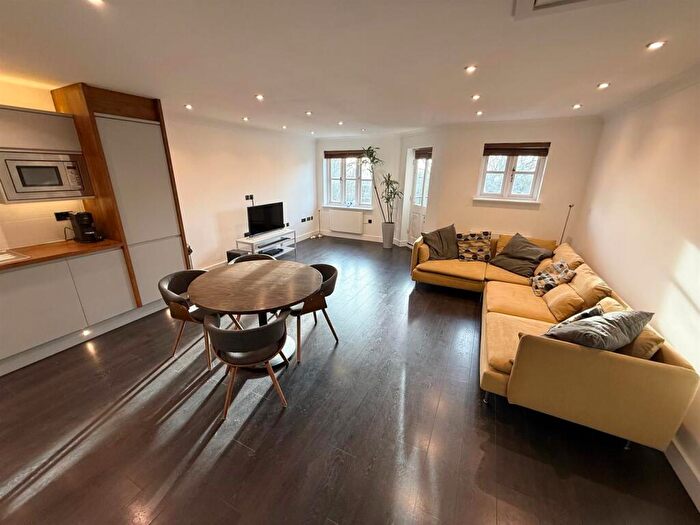 2 Bedroom Apartment To Rent In Meadow Court, Hagley Road, Birmingham, B17