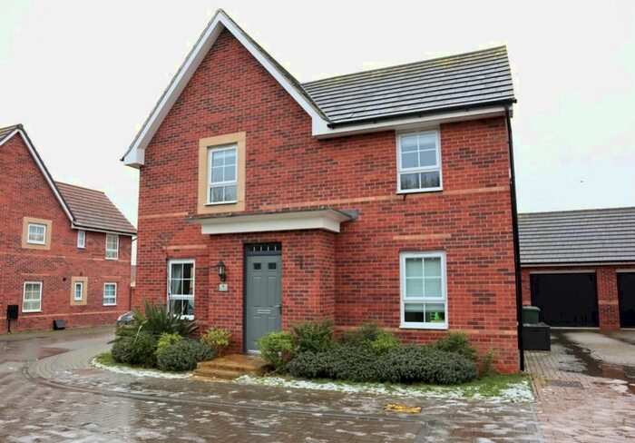 4 Bedroom Detached House To Rent In Aquila Gardens, Fairfields, Milton Keynes, Buckinghamshire MK11