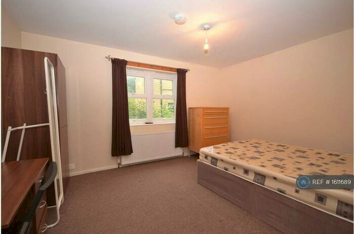 4 Bedroom Terraced House To Rent In Almondbury Bank, Huddersfield, HD5