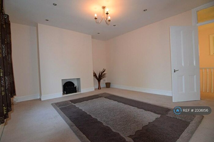 2 Bedroom Flat To Rent In Church Road, Hartshill, Nuneaton, CV10