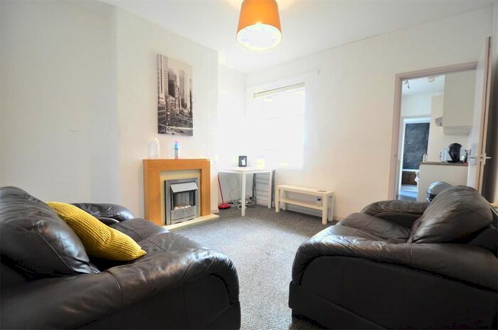 4 Bedroom End Of Terrace House To Rent In Westminster Road, Selly Oak, Birmingham B29