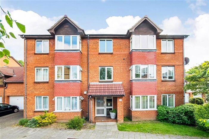 2 Bedroom Flat For Sale In Sterling Gardens, New Cross, SE14