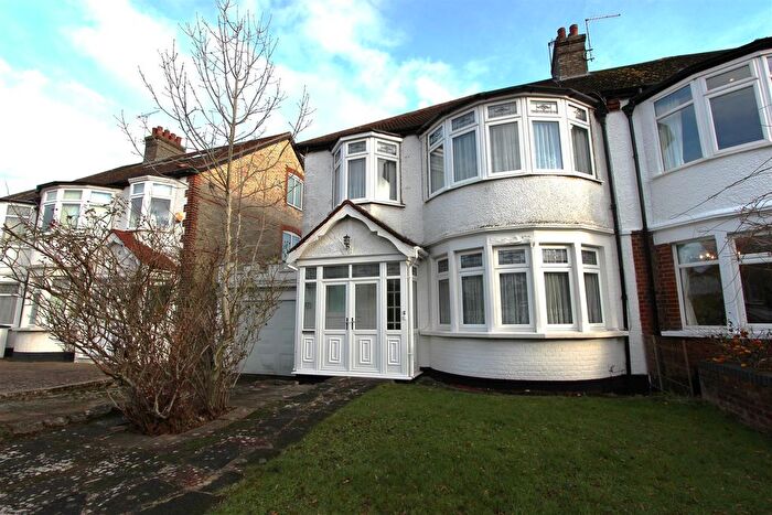 3 Bedroom Semi Detached House For Sale In Hillfield Park, London, N21
