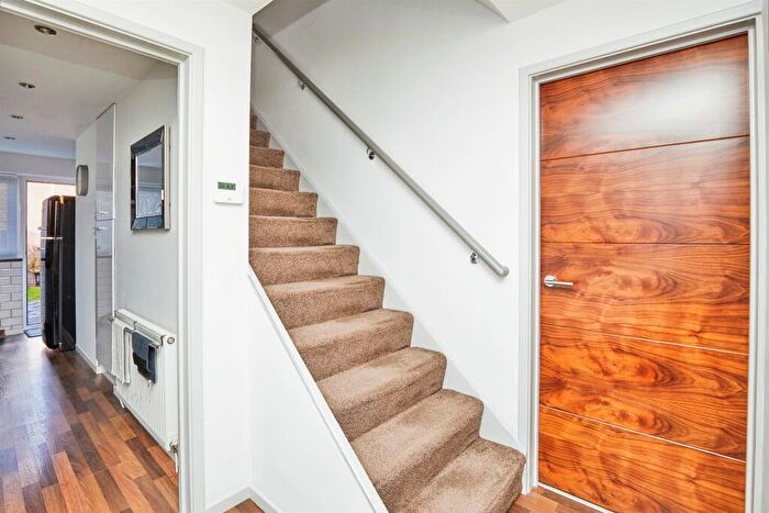 3 Bedroom Detached House For Sale In Nevis Close, Stenson Fields, Derby, DE24