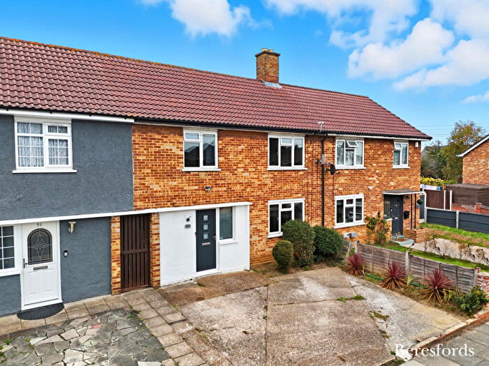 3 Bedroom Terraced House For Sale In Bell Avenue, Romford, RM3
