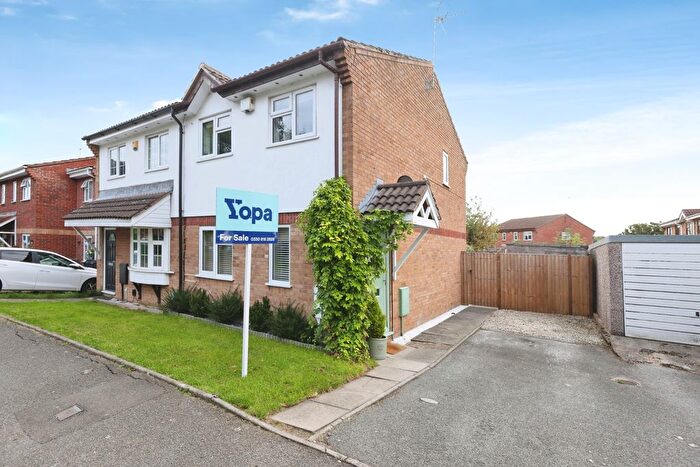 3 Bedroom Semi Detached House For Sale In Newcastle Close, Worcester, WR5