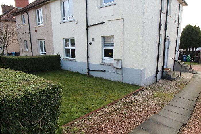 2 Bedroom Flat For Sale In Laurence Park, Kinglassie, Lochgelly, Fife, KY5