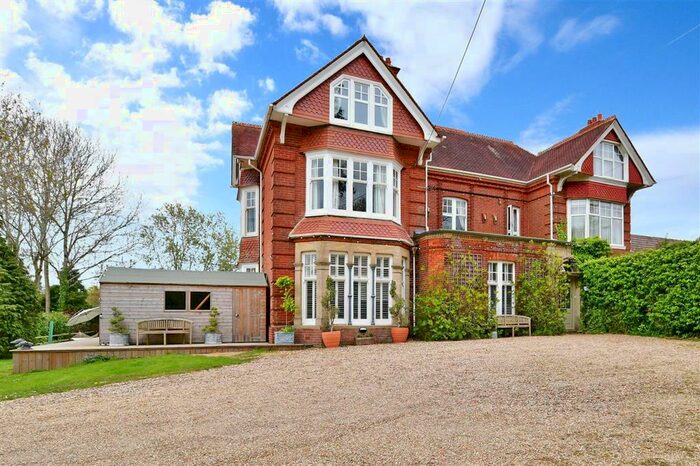 6 Bedroom Semi-Detached House For Sale In Sharpthorne Road, Sharpthorne, West Sussex, RH19