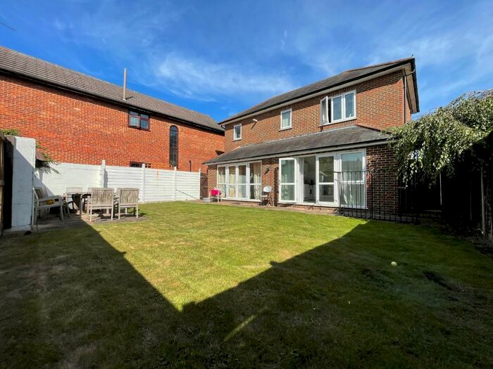 1 Bedroom Maisonette To Rent In Staveley Road, Ashford, TW15