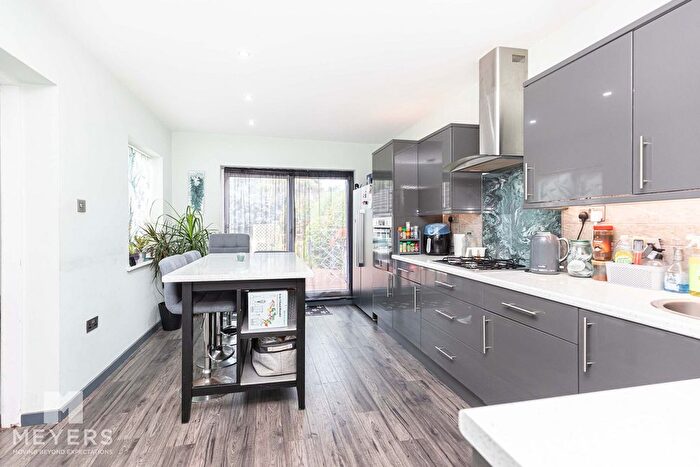 4 Bedroom Maisonette For Sale In The Grove, Christchurch, BH23