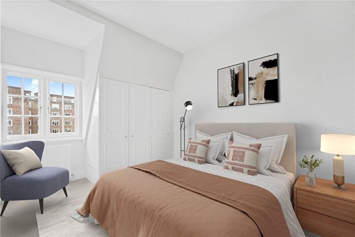 3 Bedroom Flat To Rent In Holland Park Road, Holland Park, London, W14