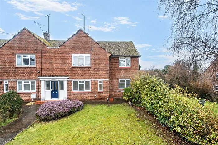 2 Bedroom Maisonette For Sale In South Street, Barming, Maidstone, ME16