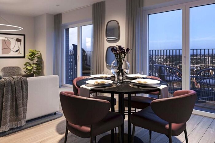 2 Bedroom Flat To Rent In St George Wharf, London, SW8