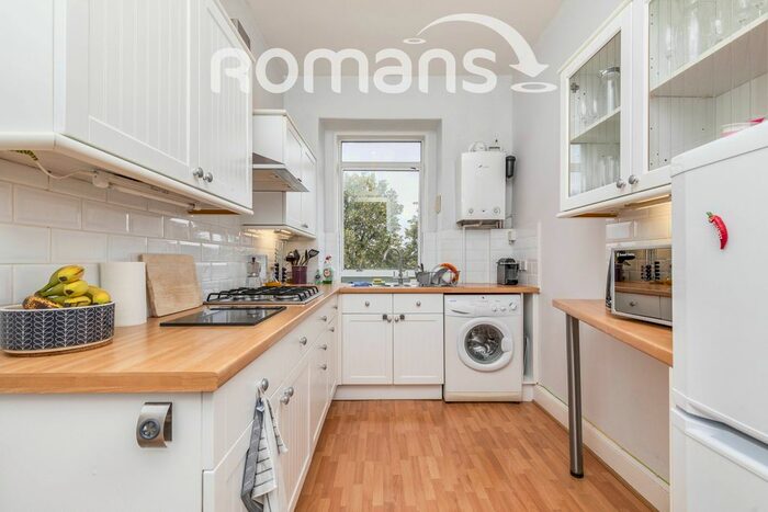 2 Bedroom Flat To Rent In Victoria Square, Clifton, BS8