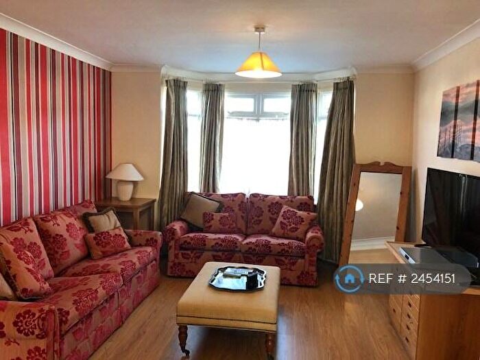 3 Bedroom Semi-Detached House To Rent In Birdwood Road, Cambridge, CB1