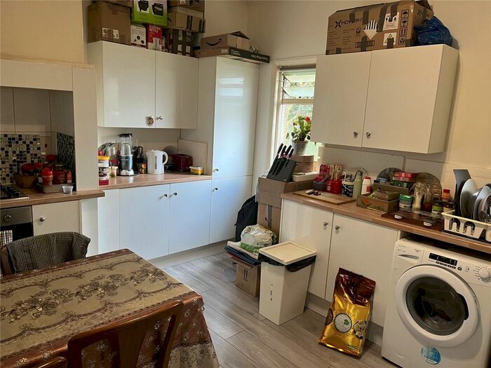 2 Bedroom Flat To Rent In Spencer Road, South Croydon, Surrey, CR2