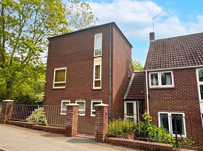 2 Bedroom Flat To Rent In Majestic Way, Aqueduct, Telford, Shropshire, TF4