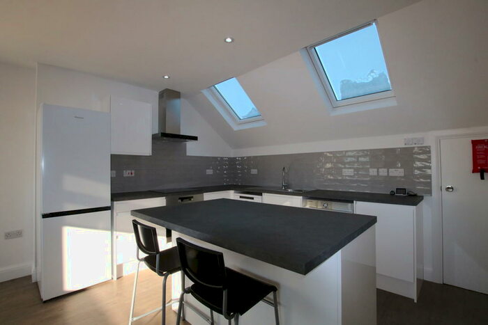 2 Bedroom Flat To Rent In Holland Road, Kensal Rise, London, NW10