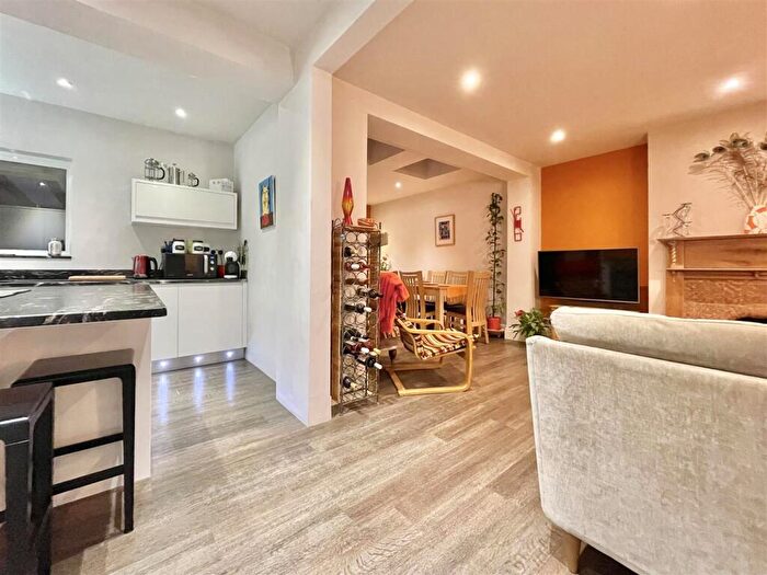 4 Bedroom Semi Detached House For Sale In , Cleveland Avenue, Weymouth, Dorset, DT3