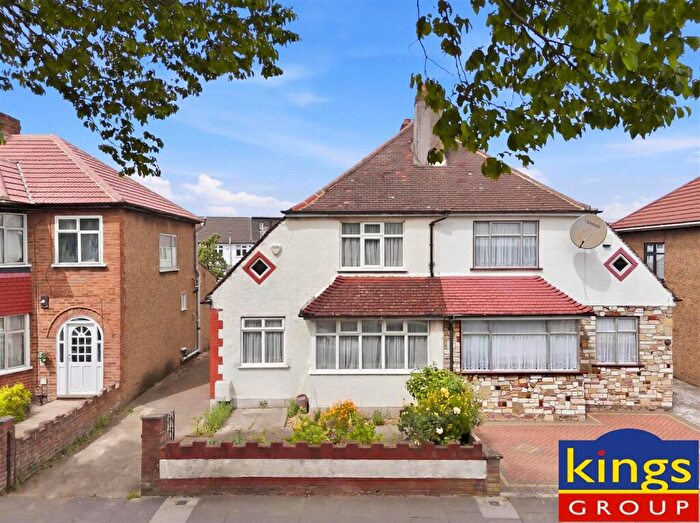 3 Bedroom Semi-Detached House For Sale In Harington Terrace, Edmonton, N18