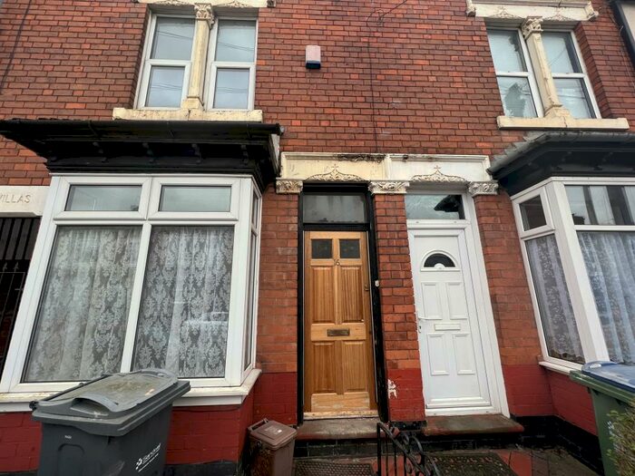 2 Bedroom House To Rent In Reginald Road, Smethwick, B67