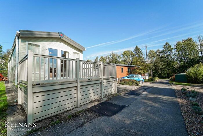 2 Bedroom Park Home For Sale In Crossways, Three Rivers Park, West Bradford, BB7