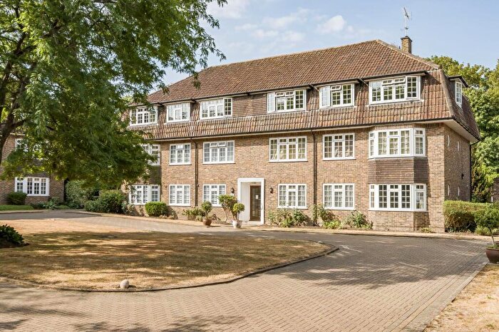 3 Bedroom Flat For Sale In Church Street, Epsom, KT17