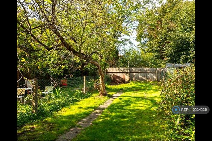 1 Bedroom Flat To Rent In Coppermill Lane, London, E17