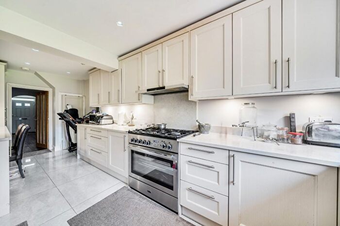 3 Bedroom Detached House For Sale In Quaves Road, Langley, Berkshire, SL3