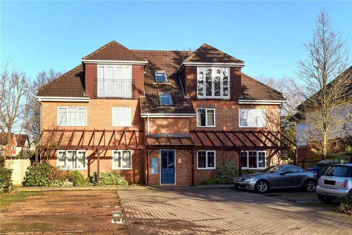 1 Bedroom Flat To Rent In Yorktown Road, Sandhurst, Berkshire GU47
