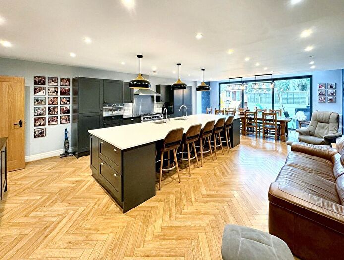 6 Bedroom Detached House To Rent In Bury Old Road, Prestwich, M25