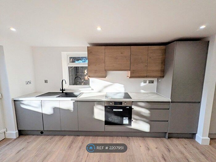 Studio To Rent In Cockfosters, Barnet, EN4