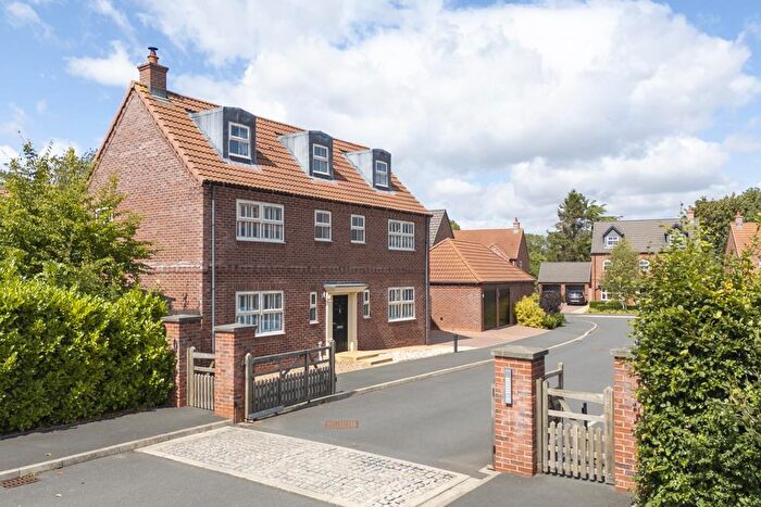 6 Bedroom Detached House For Sale In Hutchinson Road, Newark, NG24