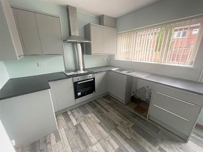 2 Bedroom Town House To Rent In Port Vale Street, Middleport, Stoke-On-Trent, ST6