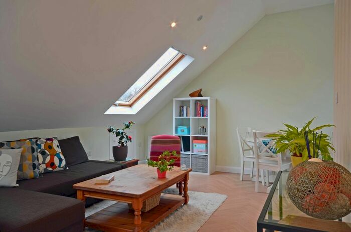 1 Bedroom Flat To Rent In High Street, Chesham, HP5