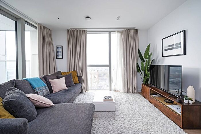1 Bedroom Flat To Rent In City Road, Old Street, London, EC1V