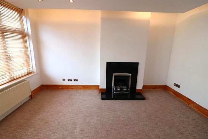 3 Bedroom End Of Terrace House For Sale In Broadfield Road, Barnstaple, EX32