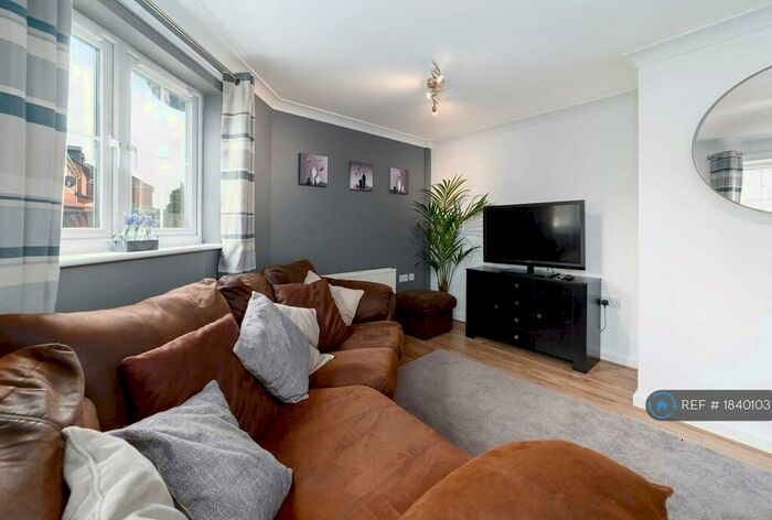 2 Bedroom Flat To Rent In Bursledon Road, Southampton, SO19