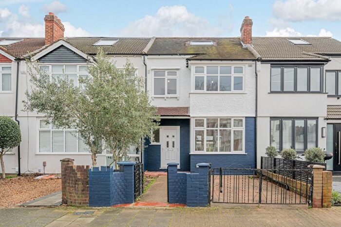 4 Bedroom Property For Sale In Nettlewood Road, Streatham Common, London, SW16
