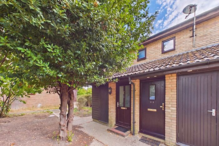 1 Bedroom Flat For Sale In Marefield, Lower Earley, Berkshire, RG6