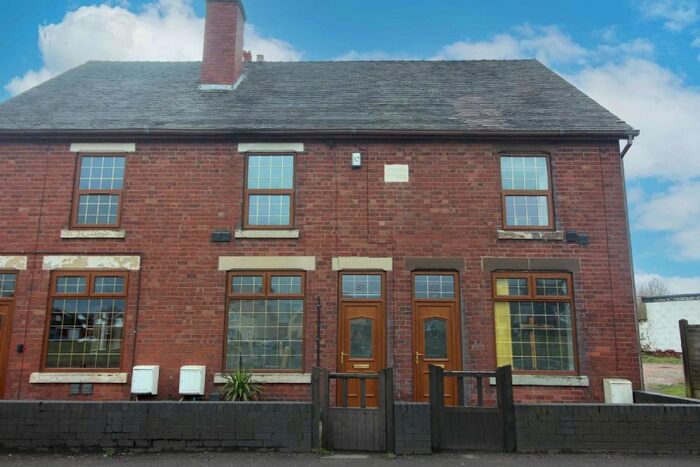3 Bedroom Terraced House To Rent In Chester Road North, Brownhills, Walsall, WS8