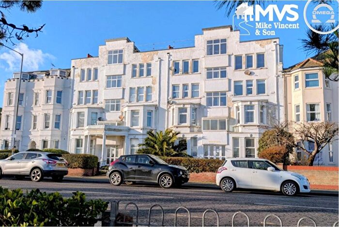 1 Bedroom Flat For Sale In Seafront Views, Worcester Court, Marine Parade West, Clacton-on-Sea, CO15