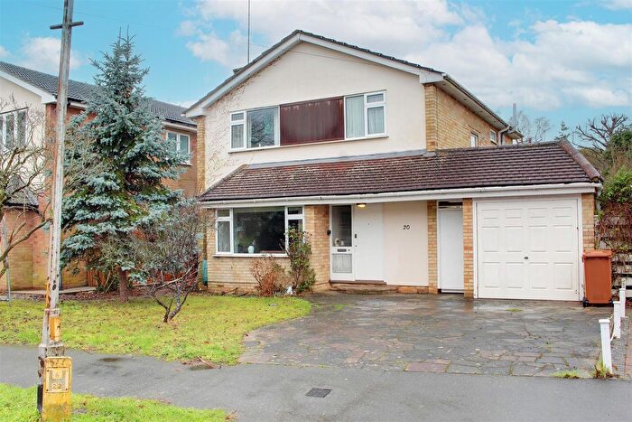 3 Bedroom Detached House For Sale In Grangewood, Potters Bar, EN6