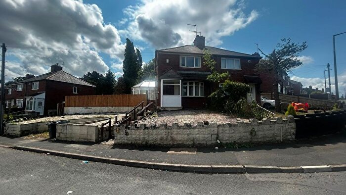 2 Bedroom Semi-Detached House To Rent In Wyntor Lane, West Bromwich, B71