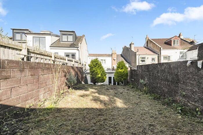 1 Bedroom Flat For Sale In Clouds Hill Road, Bristol, BS5