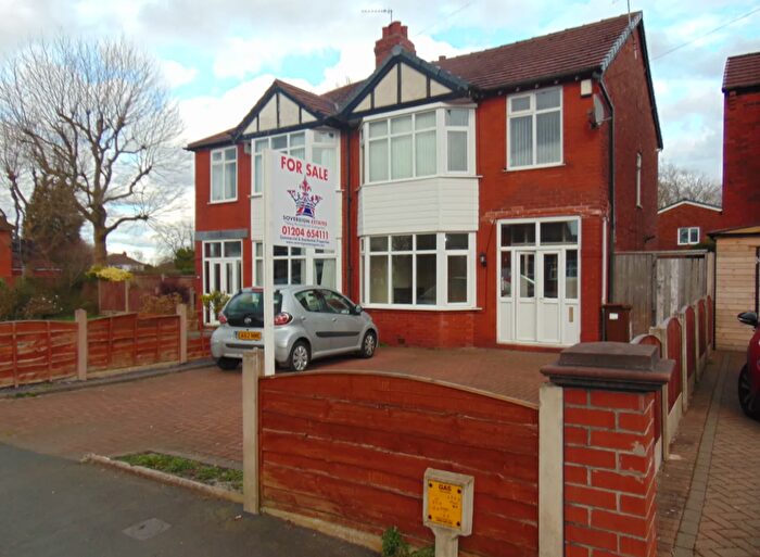 3 Bedroom Semi-Detached House For Sale In Dialstone Lane, Stockport, SK2